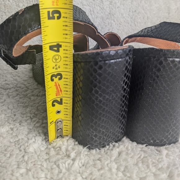 L'INTERVALLE Heel Sandals Women Size 40 = 9-9.5 US Black Color Snake Pattern - Picture 5 of 10